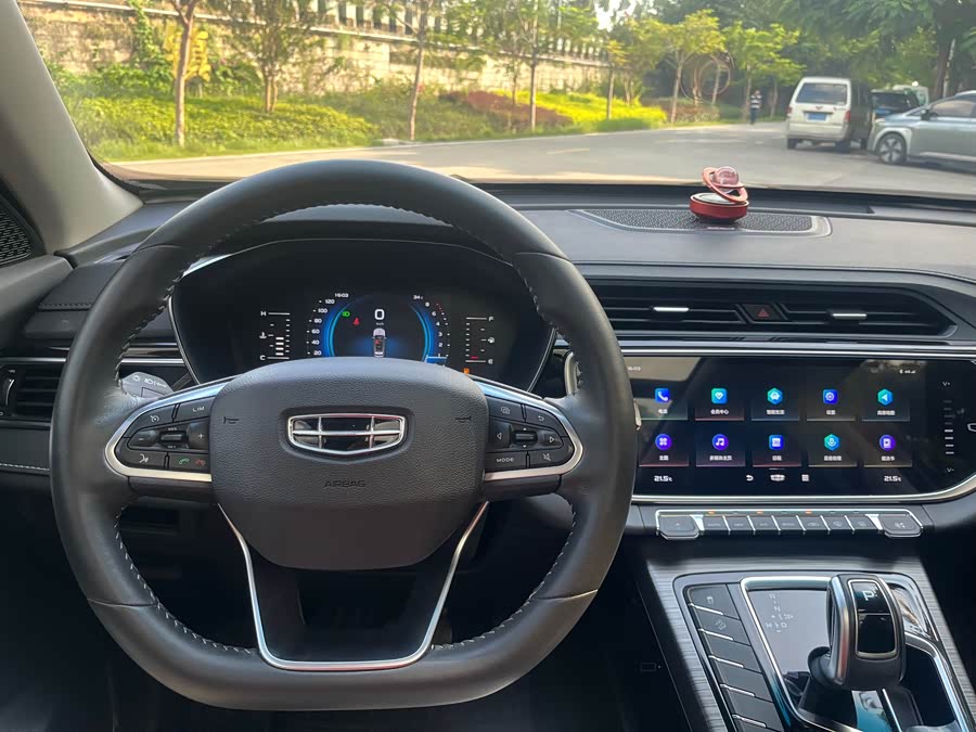 GEELY Boyue 2021 car image #11