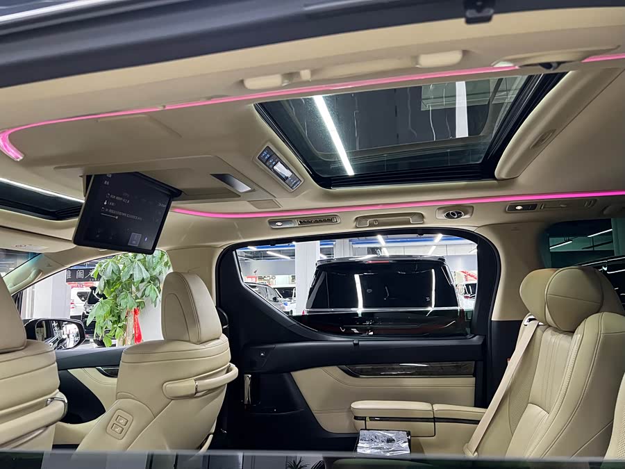 Toyota Alphard 2020 car image #11