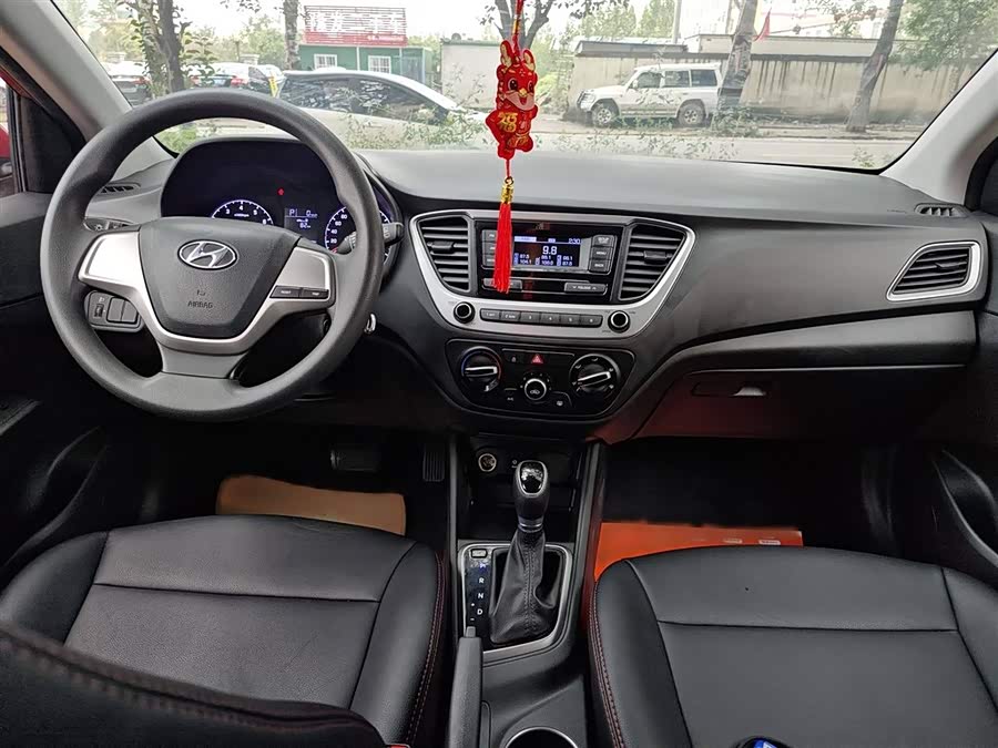 Hyundai Verna RV 2017 immagine di auto #11