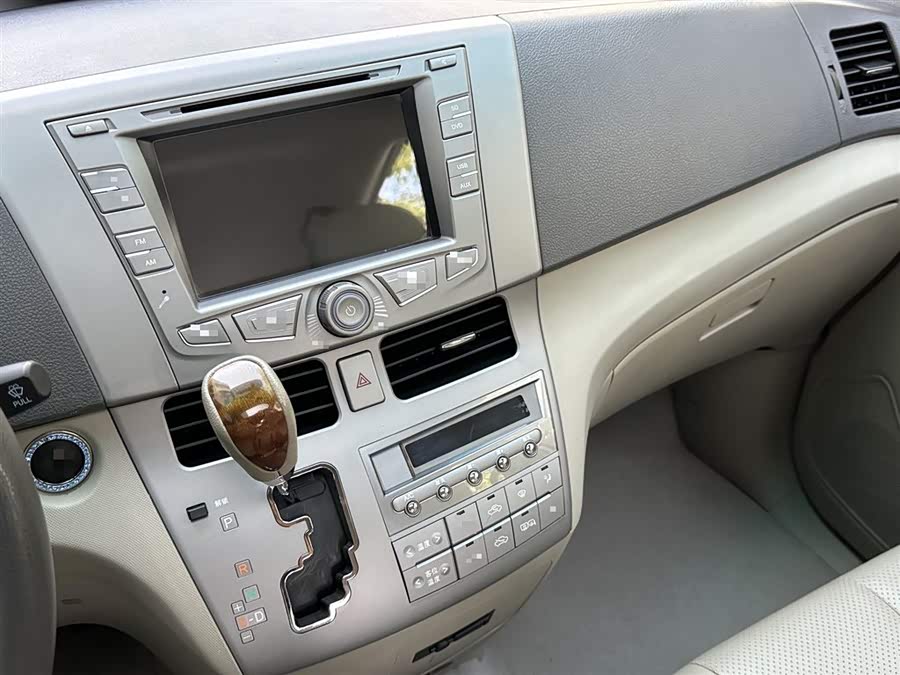 BYD M6 2016 صورة سيارة #11