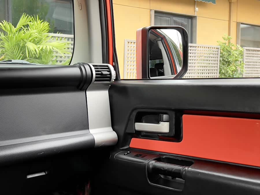 Toyota FJ Cruiser 2014 car image #11