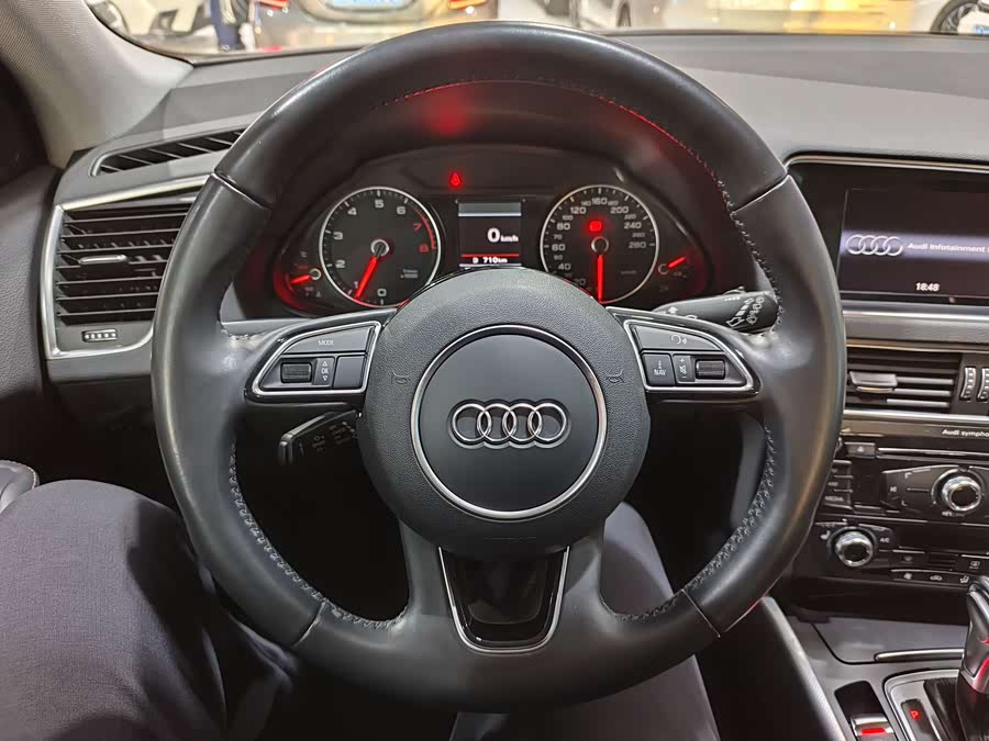 Audi Q5 2018 car image #11
