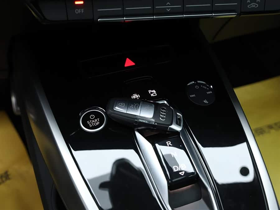 Audi Q4 e-tron 2024 imagem de carro #11