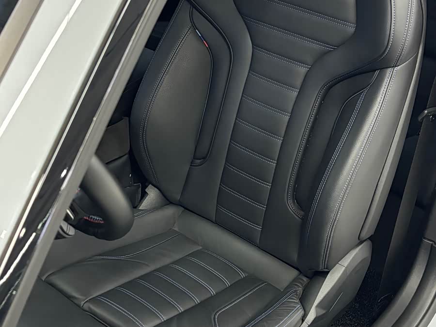 BMW M240i 2024 immagine di auto #11