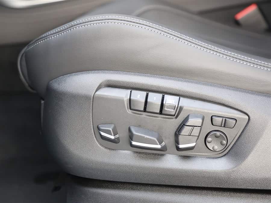 BMW X6 M 2020 car image #11