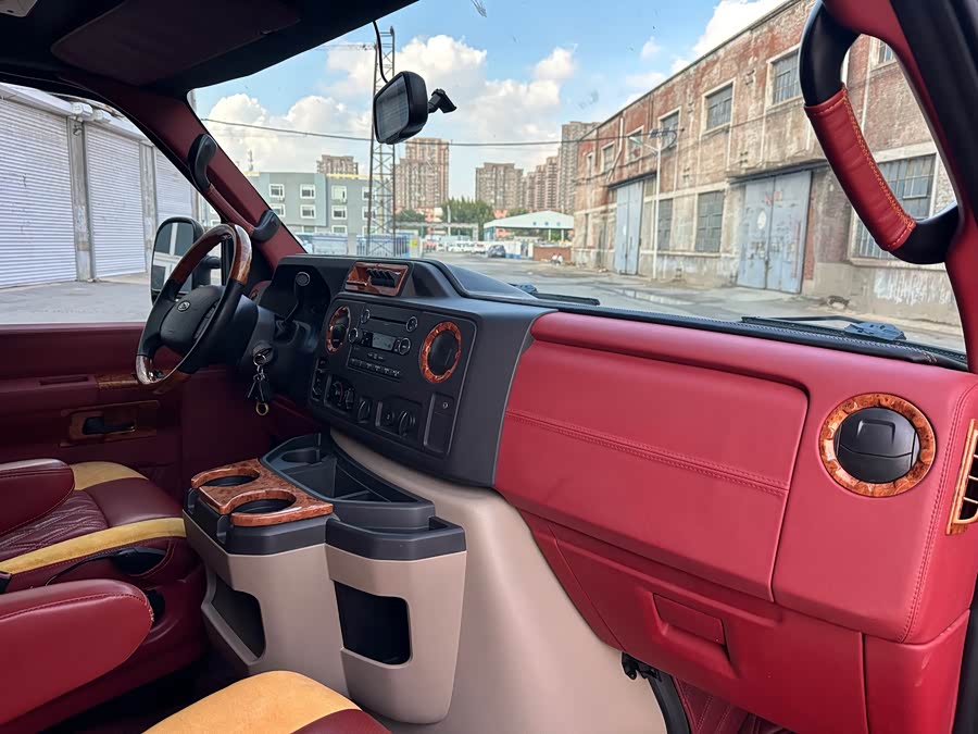 Ford E350 2016 car image #11