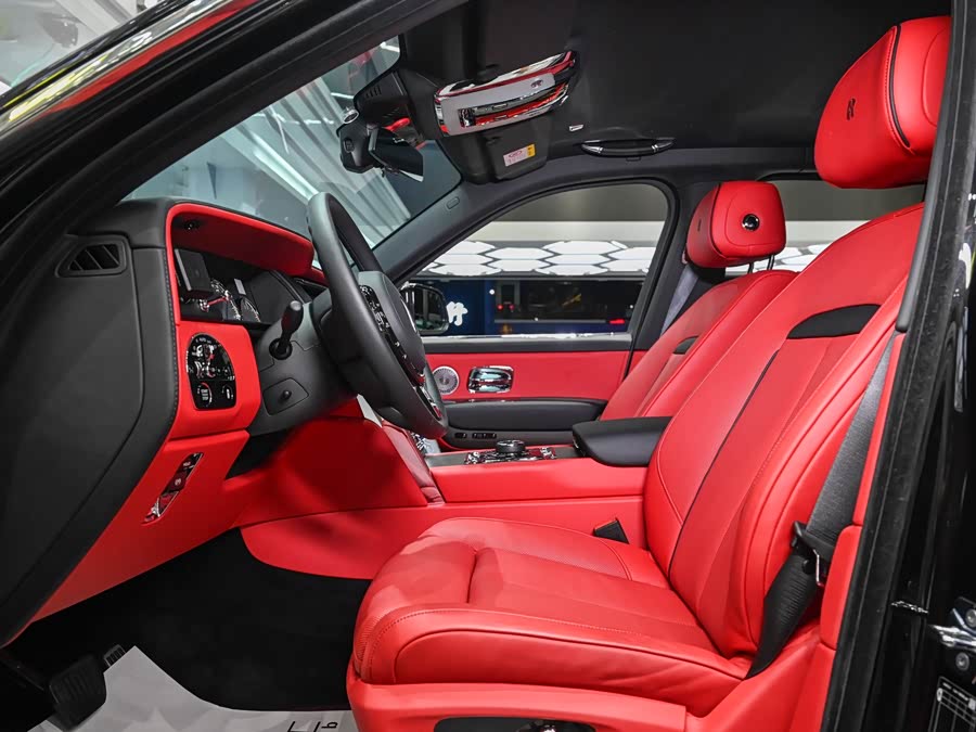 Rolls-Royce Cullinan 2023 car image #11