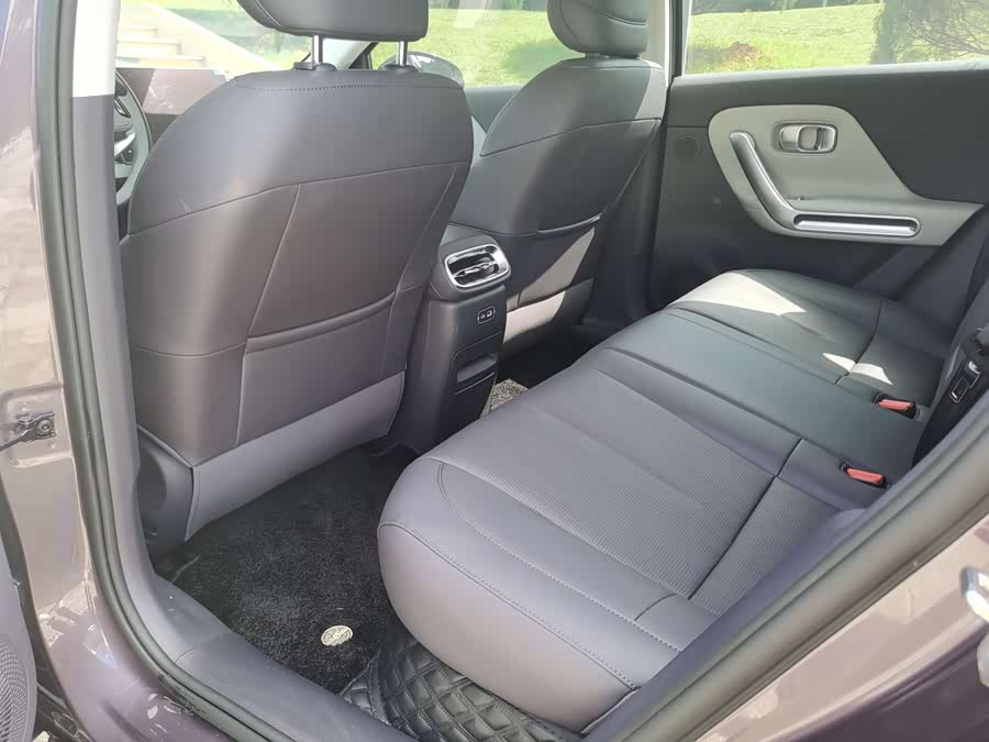 零跑汽车 零跑B01 2025 汽车图片 #11