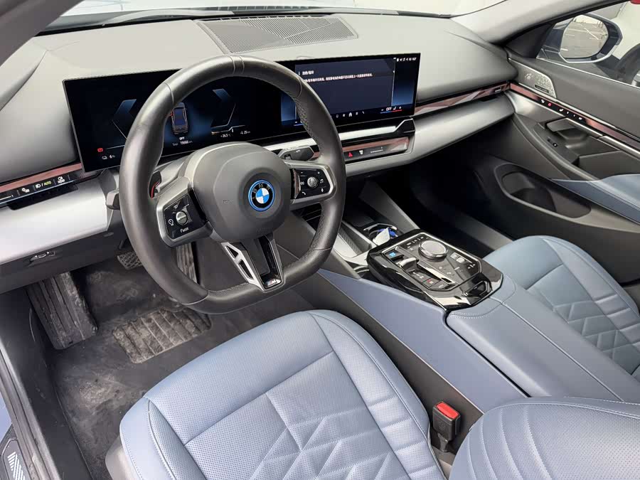 BMW i5 2024 immagine di auto #11