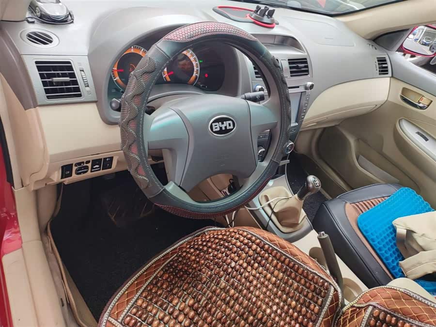 BYD L3 2013 immagine di auto #11