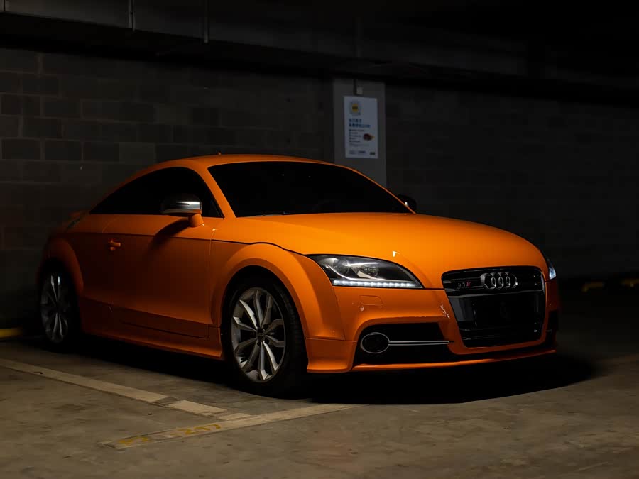 Audi TTS 2011 car image #11