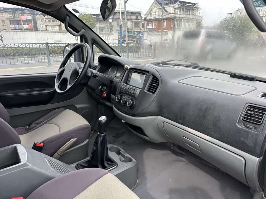 Lingzhi 2013 car image #11
