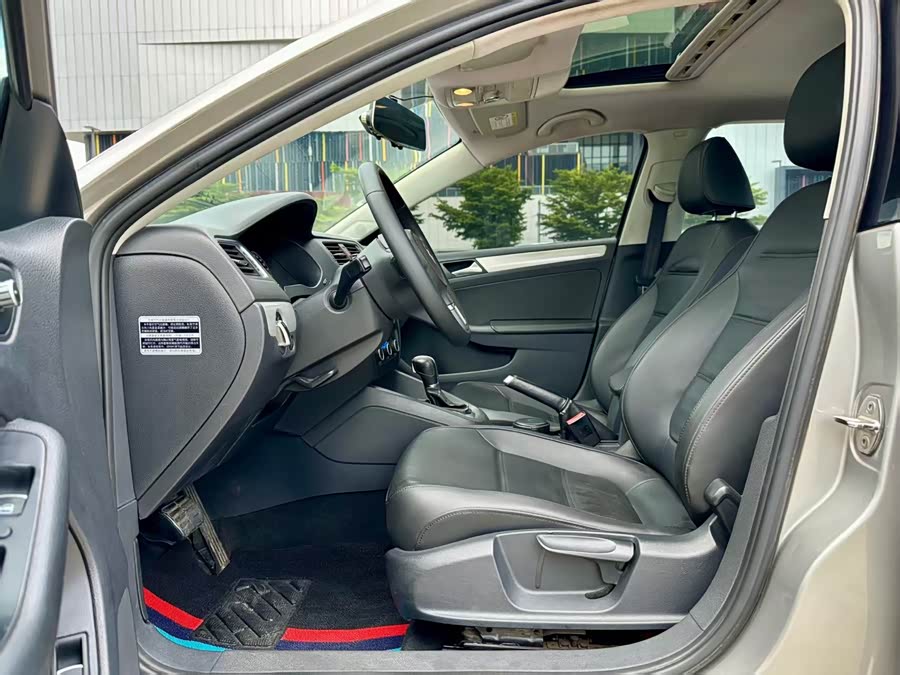 Volkswagen Sagitar 2014 immagine di auto #11