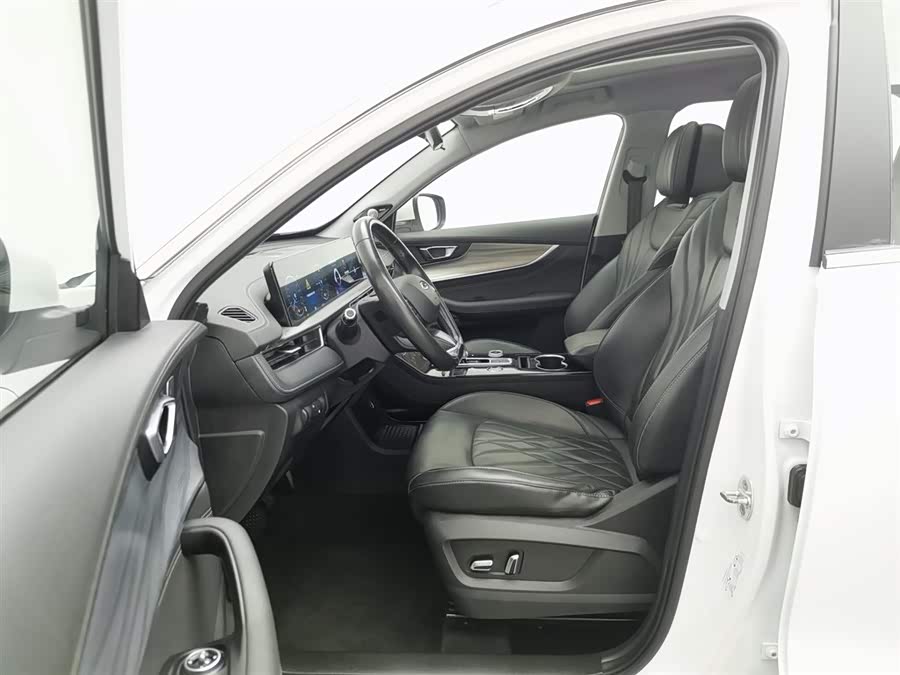 Chery Tiggo 8 Plus e+ 2022 car image #11