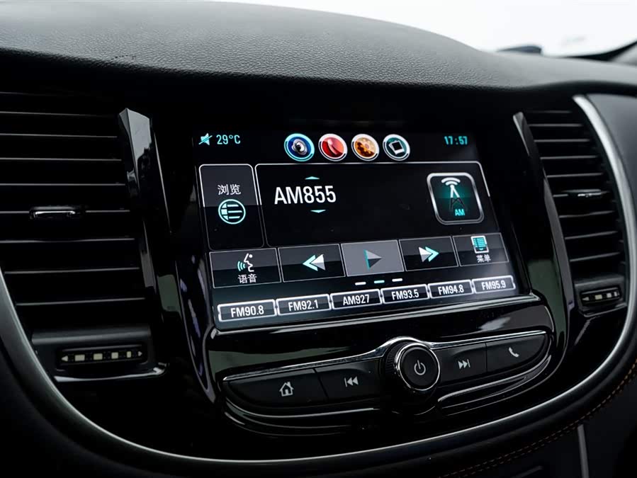 Chevrolet Tracker 2019 car image #11