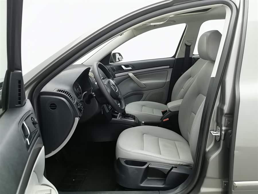 Skoda Octavia 2010 car image #11