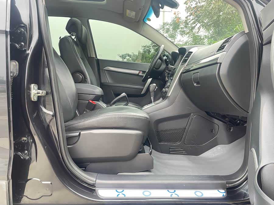 Chevrolet Captiva (Imported) 2010 car image #11