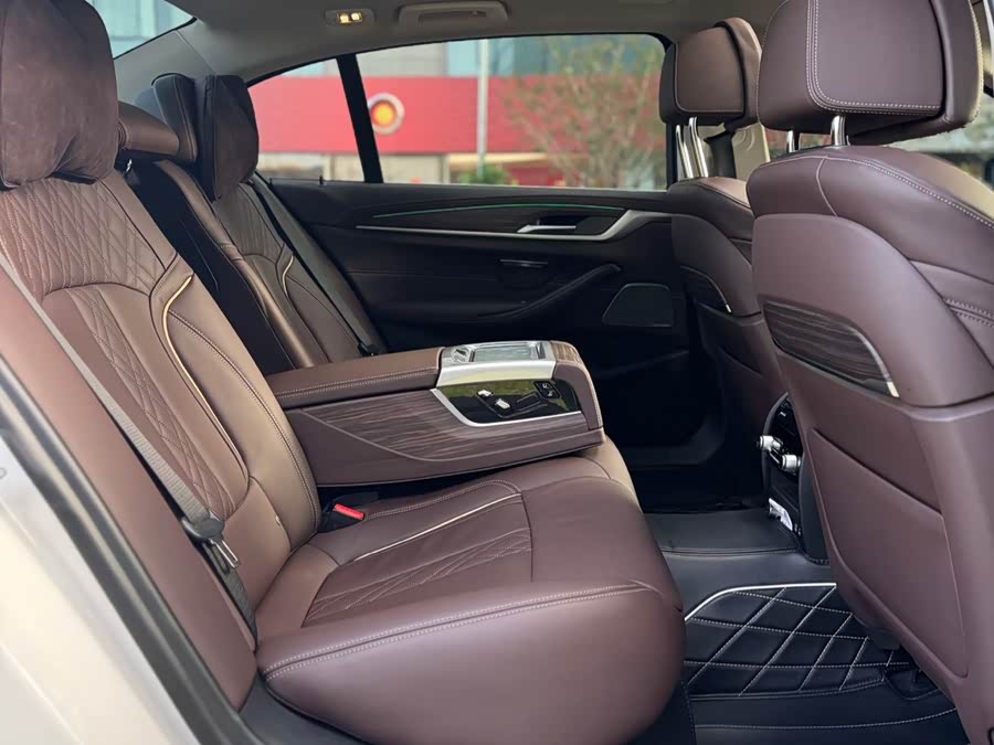 BMW 5 Series 2019 #11 BMW 5 Series 2019 car image #11