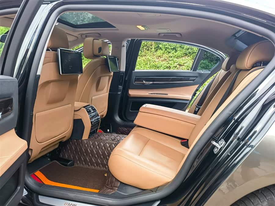 BMW i4 M50 2015 car image #11