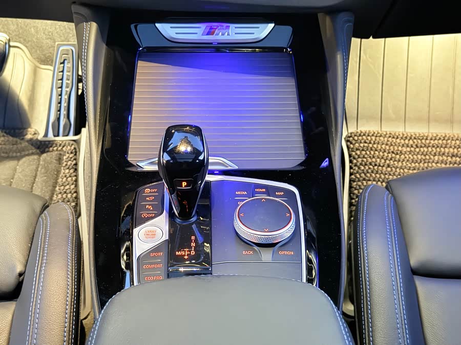 BMW X4 M40i 2024 car image #11