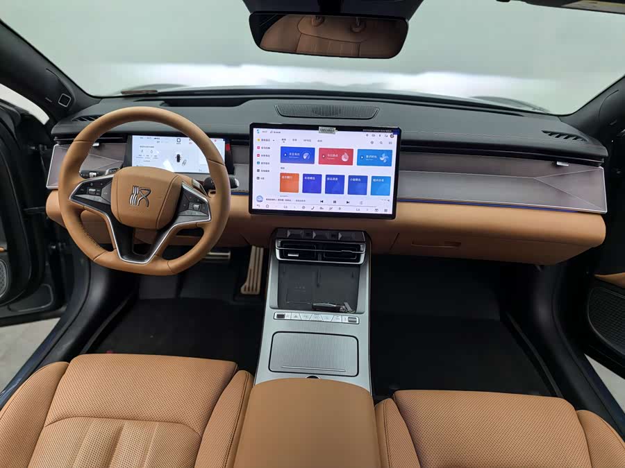 BYD HanL 2025 car image #11