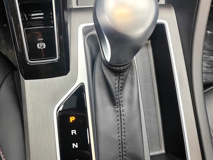 Roewe i5 2018 car image #11