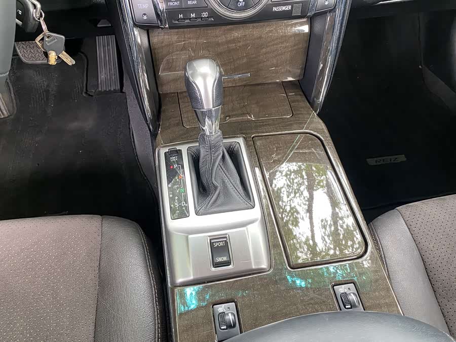 Toyota Reiz 2015 صورة سيارة #11