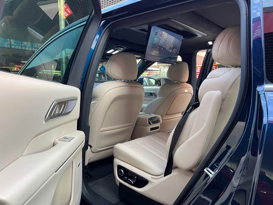 Deepal S09 2025 car image #11