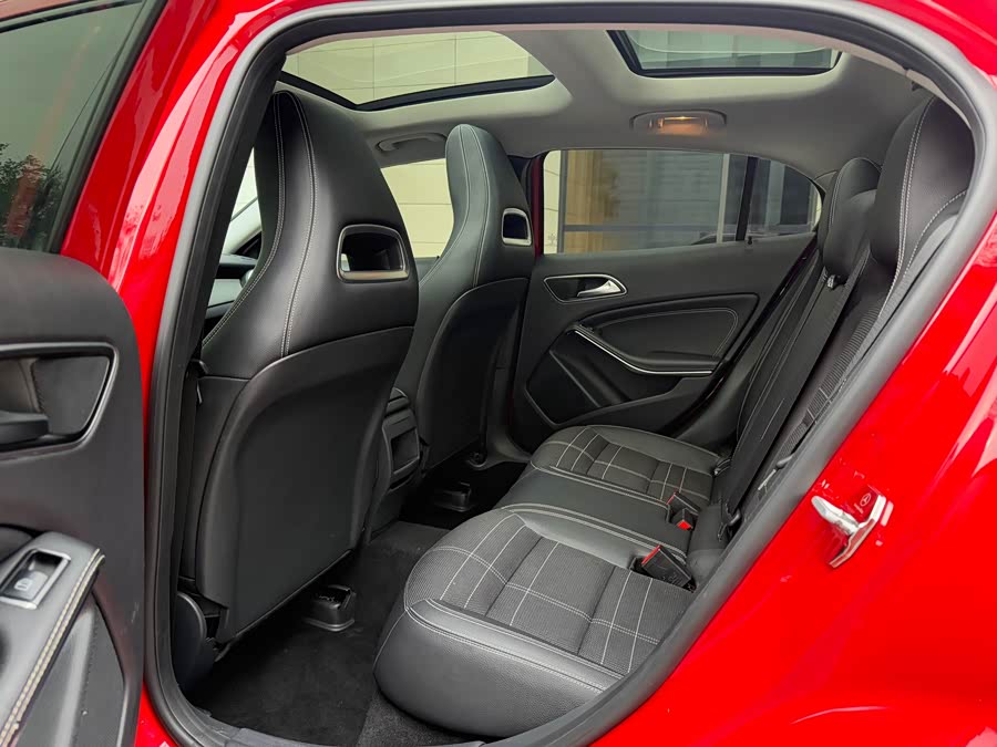 Mercedes-Benz GLA Class (Imported) 2014 #11 Mercedes-Benz GLA Class (Imported) 2014 car image #11