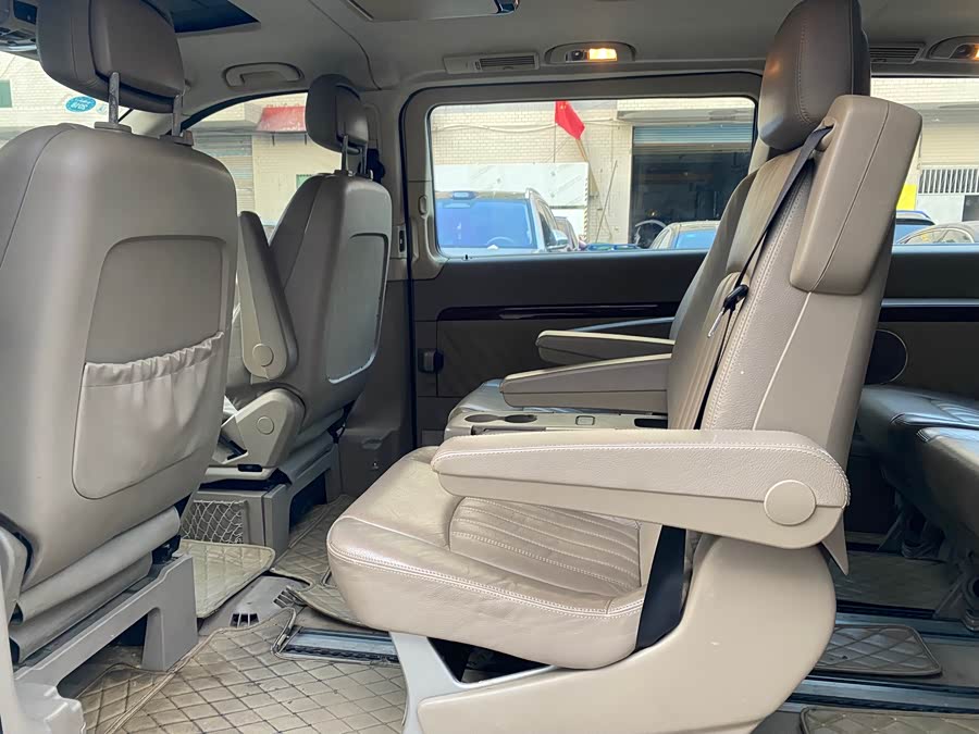 奔驰 唯雅诺 2012 汽车图片 #11