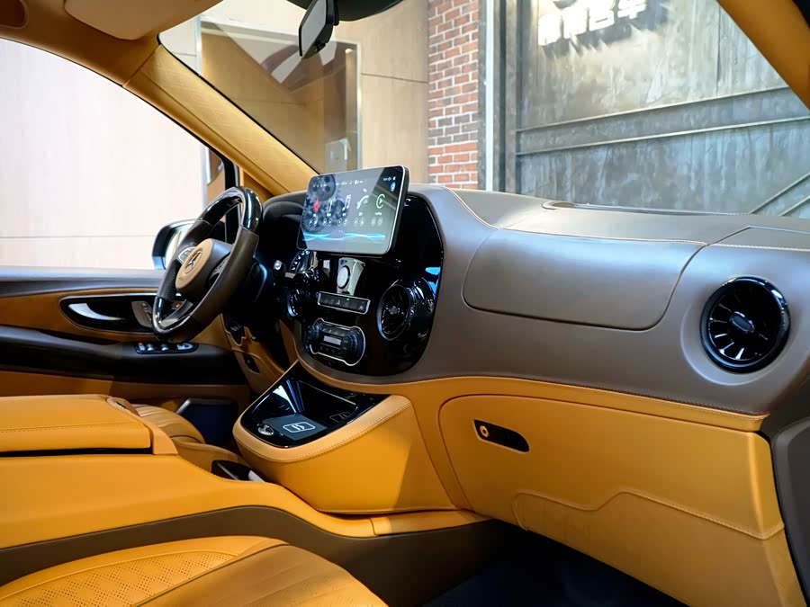 Mercedes-Benz Vito 2023 car image #11