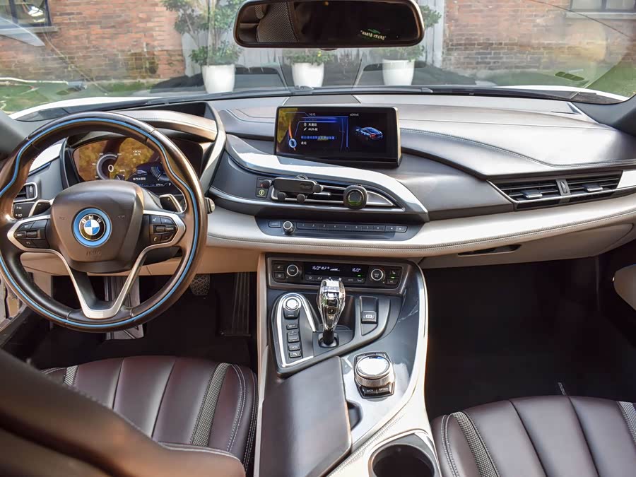 BMW i8 2017 car image #11