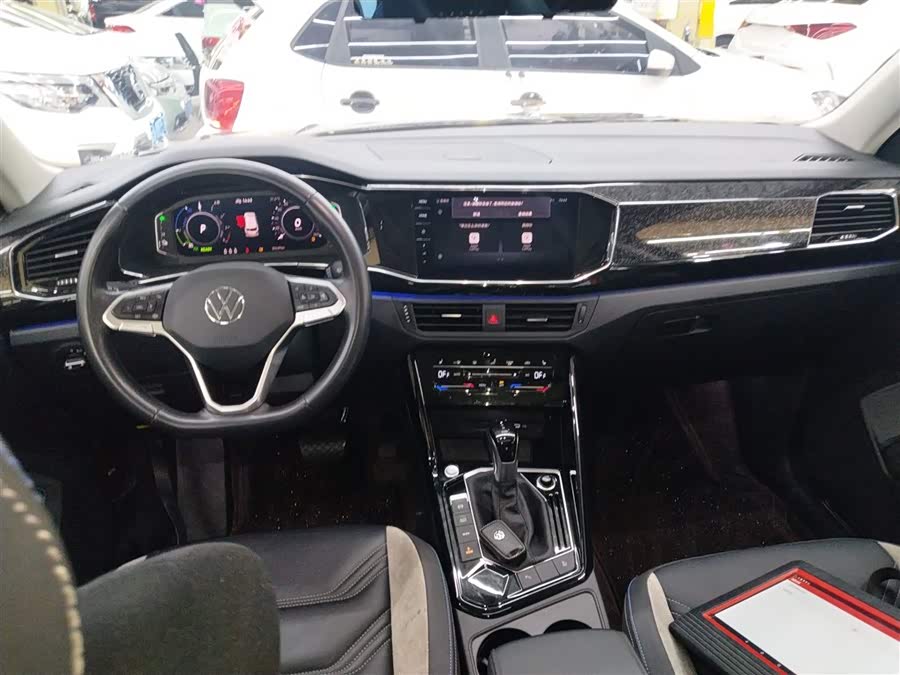 Volkswagen Tayron GTE 2022 #11 Volkswagen Tayron GTE 2022 car image #11