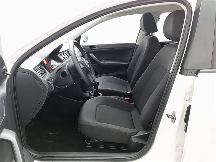 Volkswagen Santana 2013 car image #11