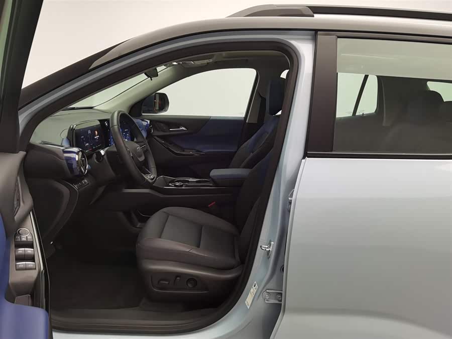 Chevrolet Equinox Plus 2024 car image #11