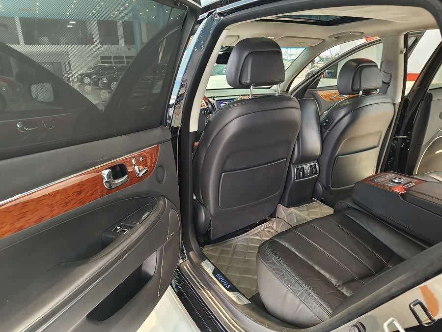 Hyundai Equus 2011 #11 Hyundai Equus 2011 car image #11