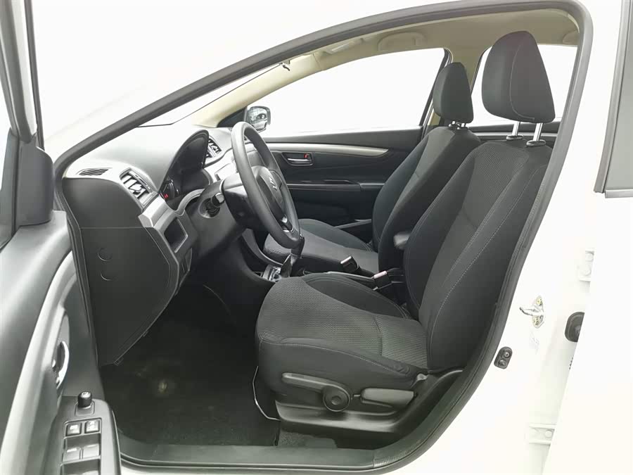 Suzuki Ciaz 2016 изображение автомобиля #11