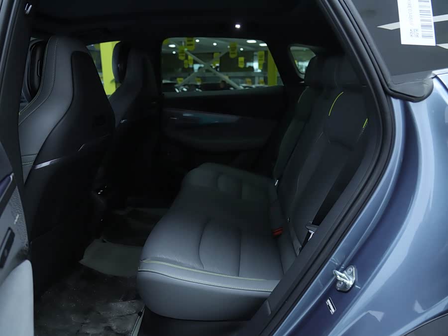 Lynk & Co 08 EM-P 2024 car image #11
