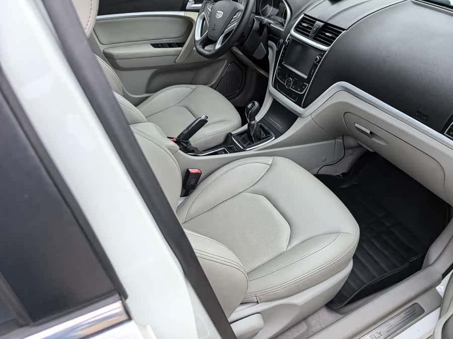 GEELY Emgrand 2018 car image #11