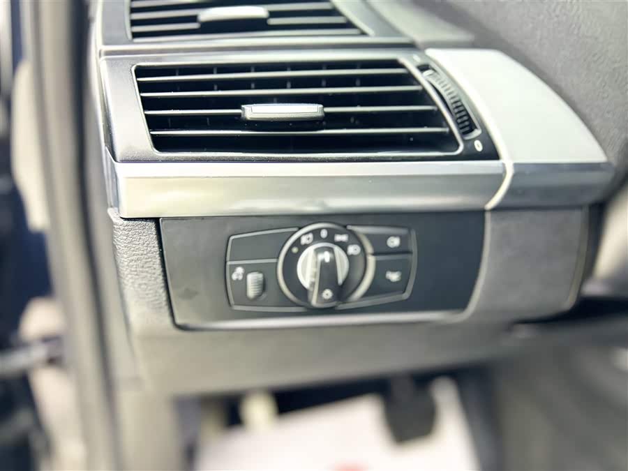 BMW X5 M 2010 #11 BMW X5 M 2010 car image #11