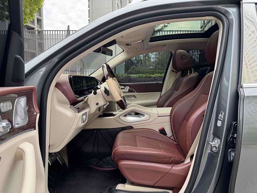 Mercedes-Benz Maybach GLS 2021 car image #11