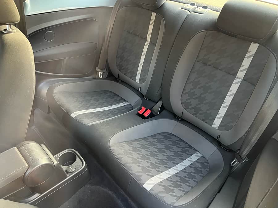 Volkswagen Beetle 2018 immagine di auto #11