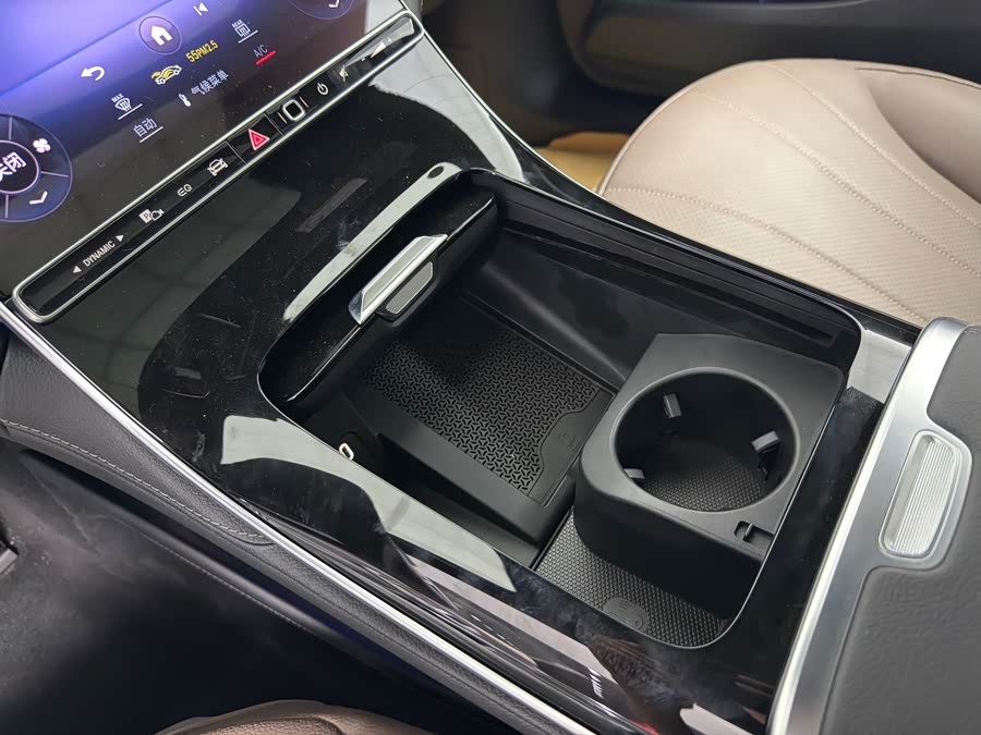 Mercedes-Benz EQE Class 2025 #11 Mercedes-Benz EQE Class 2025 immagine di auto #11