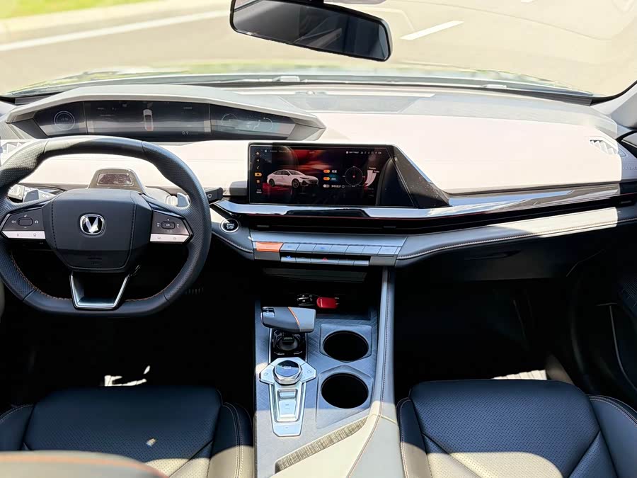 Changan UNI-V 2022 image de voiture #11