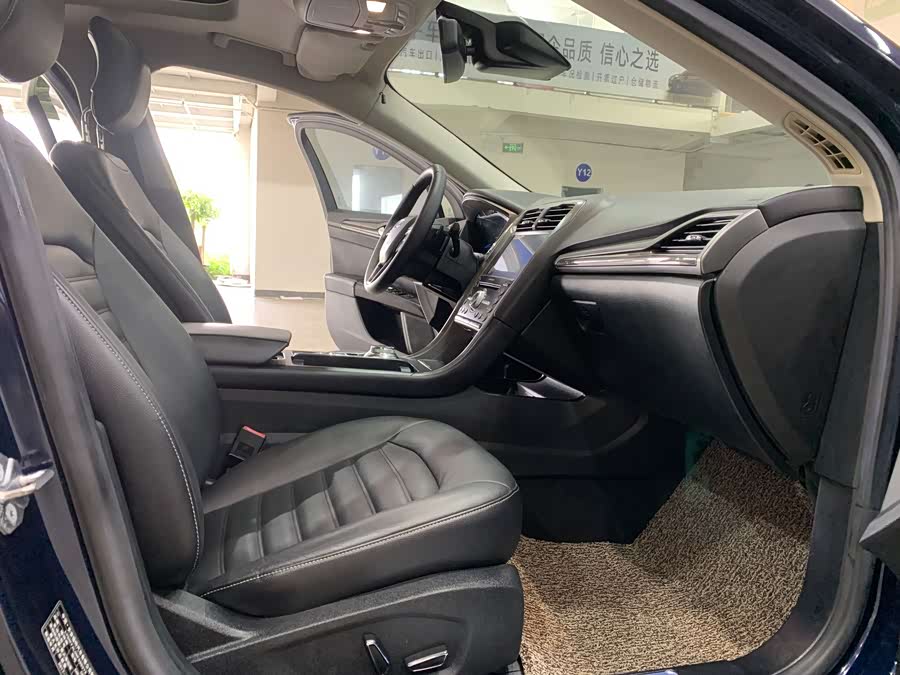 Ford Mondeo 2017 car image #11