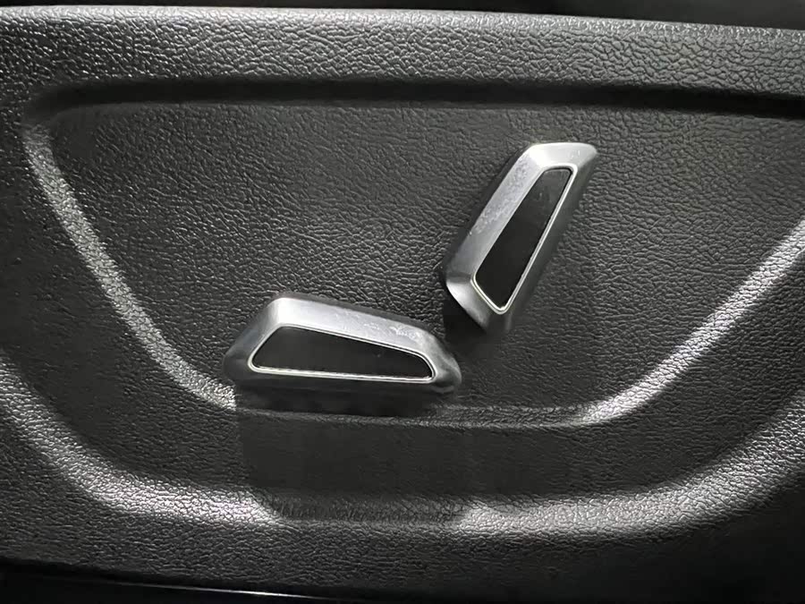 GEELY Coolray 2023 #11 GEELY Coolray 2023 car image #11