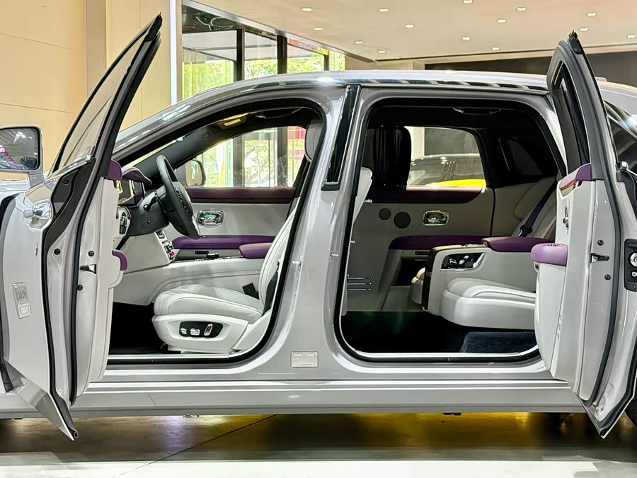 劳斯莱斯 古思特 2023 汽车图片 #11