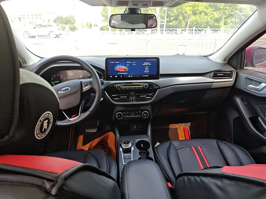 Ford Focus Active 2019 car image #11
