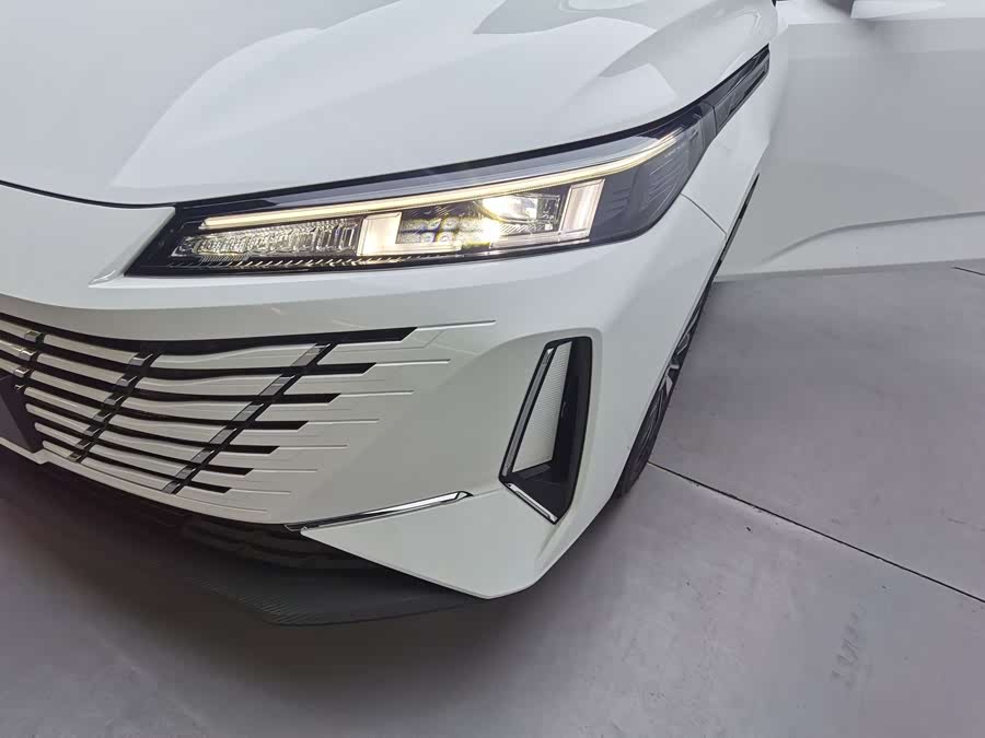 Changan EadoPHEV 2025 изображение автомобиля #11