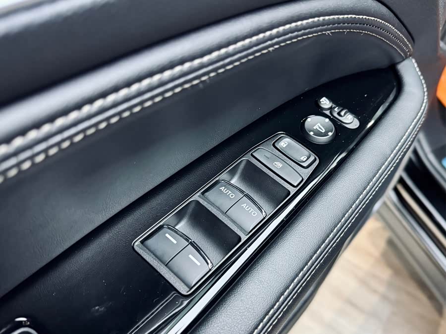 Honda UR-V 2022 car image #11